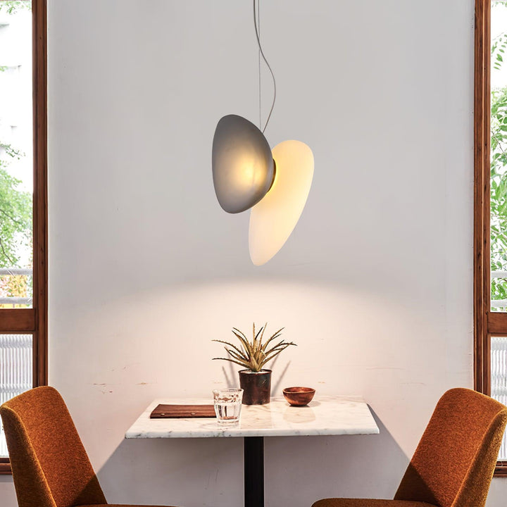 Lampa wisząca z matowego szkła