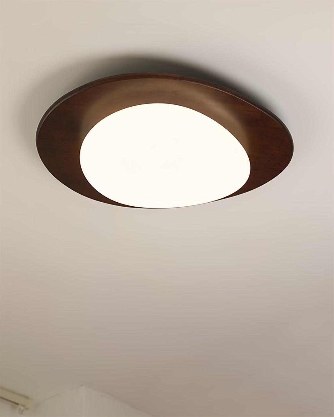 Lampa sufitowa Pebble z drewna