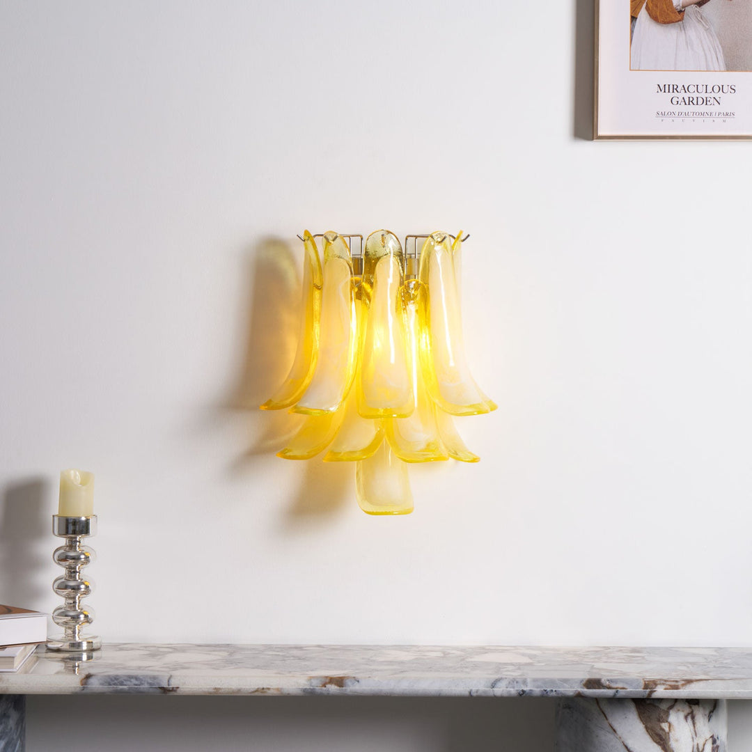 Szklana lampa ścienna Petalo