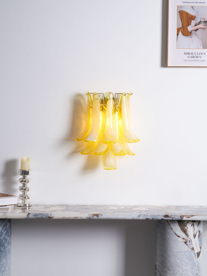 Szklana lampa ścienna Petalo