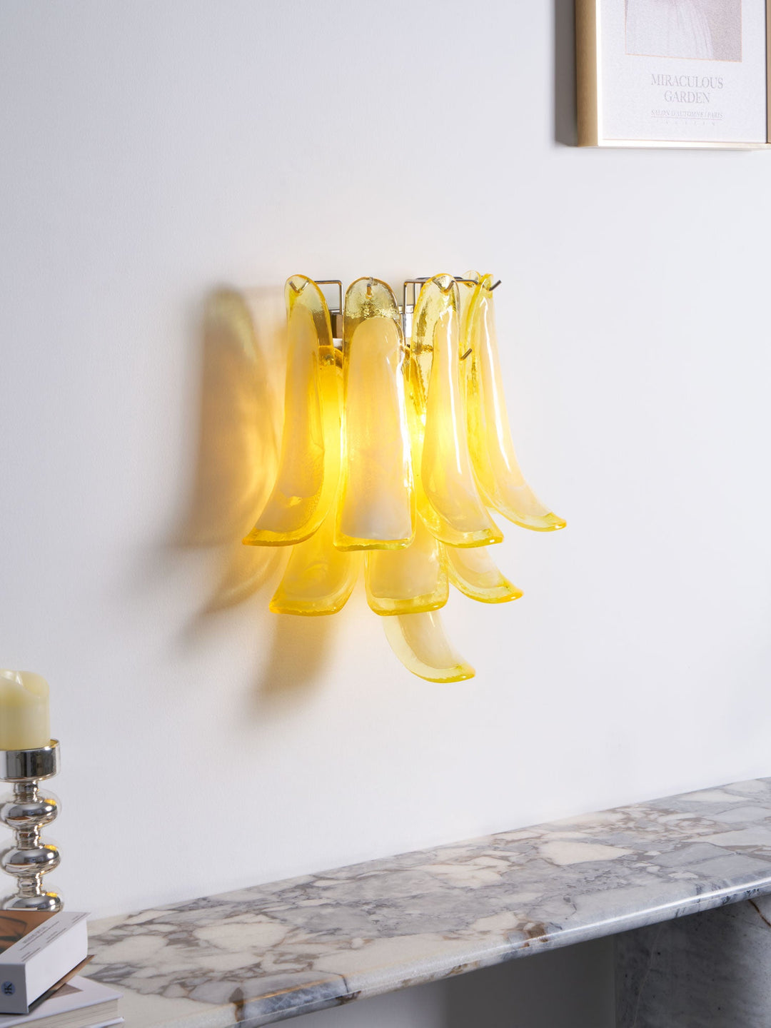 Szklana lampa ścienna Petalo