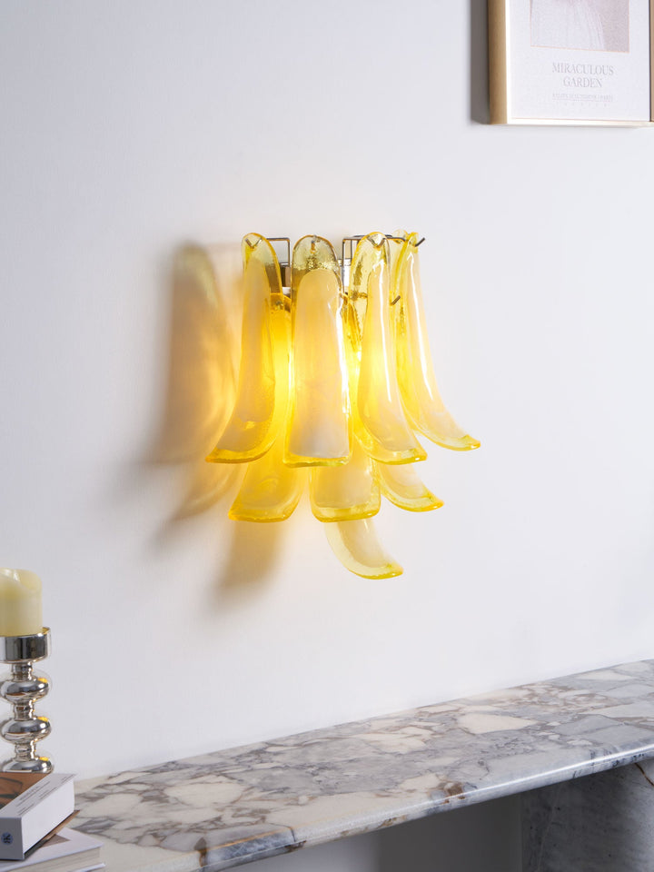 Szklana lampa ścienna Petalo