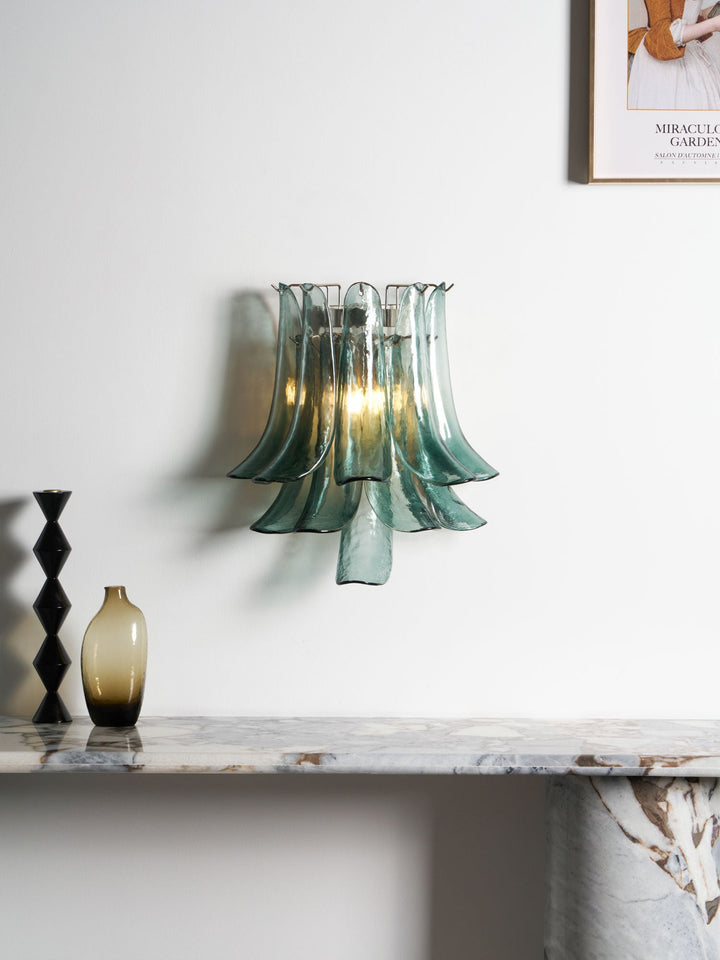 Szklana lampa ścienna Petalo