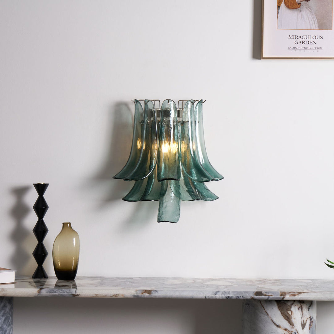 Szklana lampa ścienna Petalo