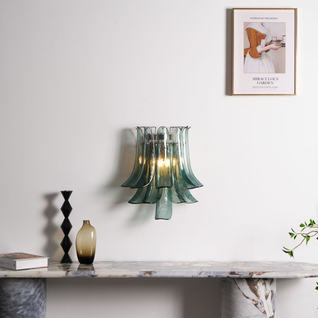 Szklana lampa ścienna Petalo