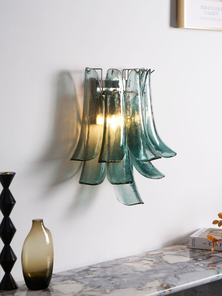 Szklana lampa ścienna Petalo