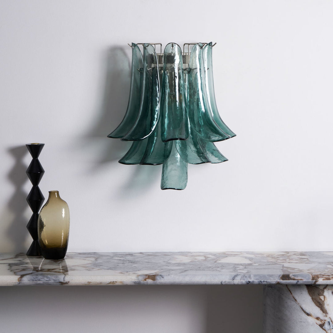 Szklana lampa ścienna Petalo