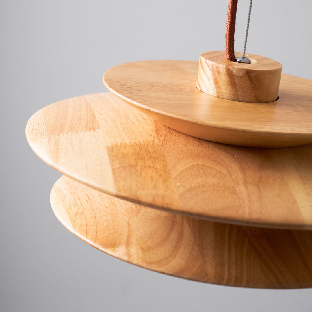 Lampa wisząca z drewnianym dyskiem Cascade
