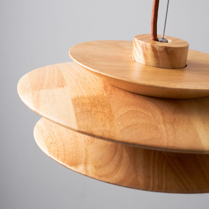 Lampa wisząca z drewnianym dyskiem Cascade