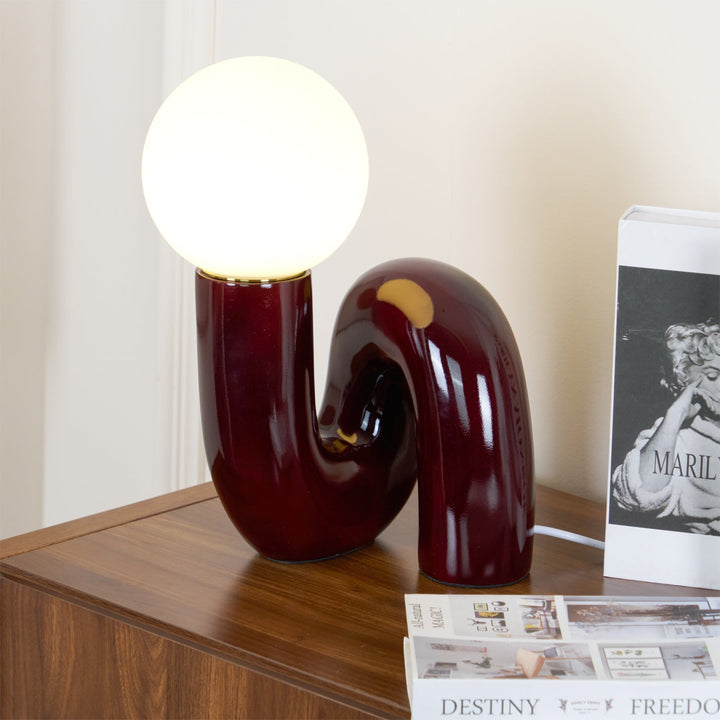 Zabawna Lampa Stołowa w Kształcie N