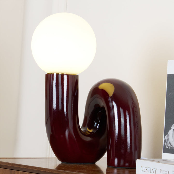 Zabawna Lampa Stołowa w Kształcie N