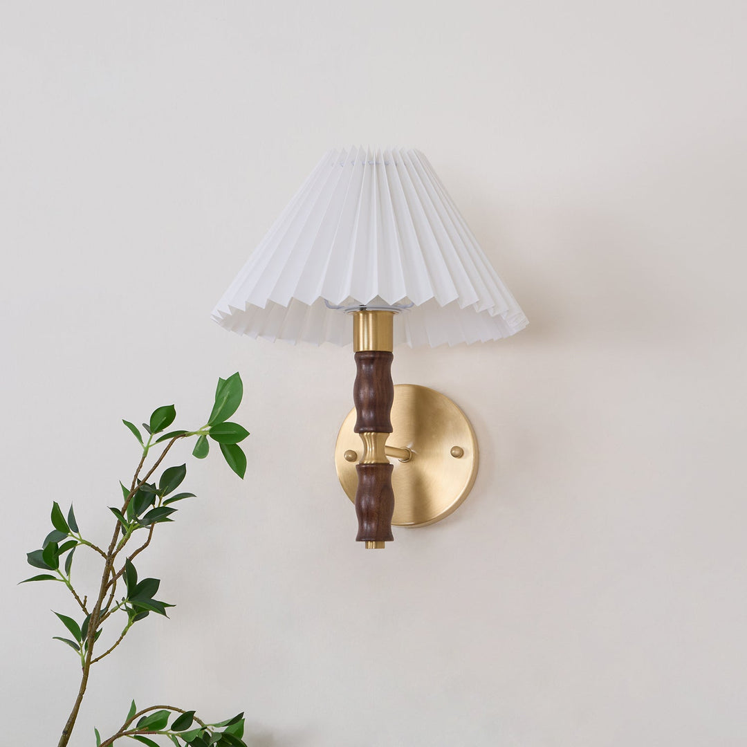Lampa Ścienna z Fałdowanego Orzecha