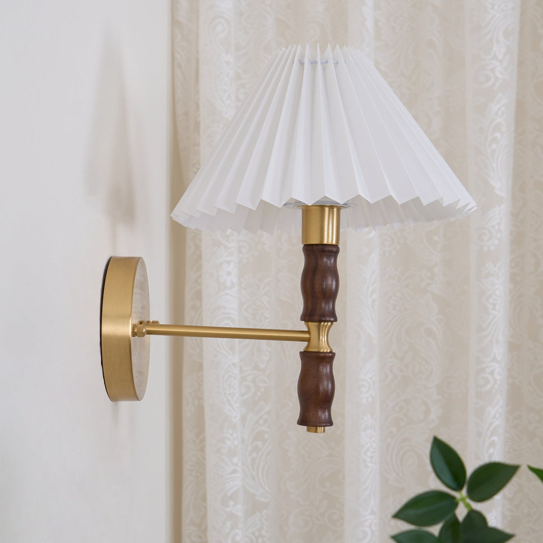 Lampa Ścienna z Fałdowanego Orzecha
