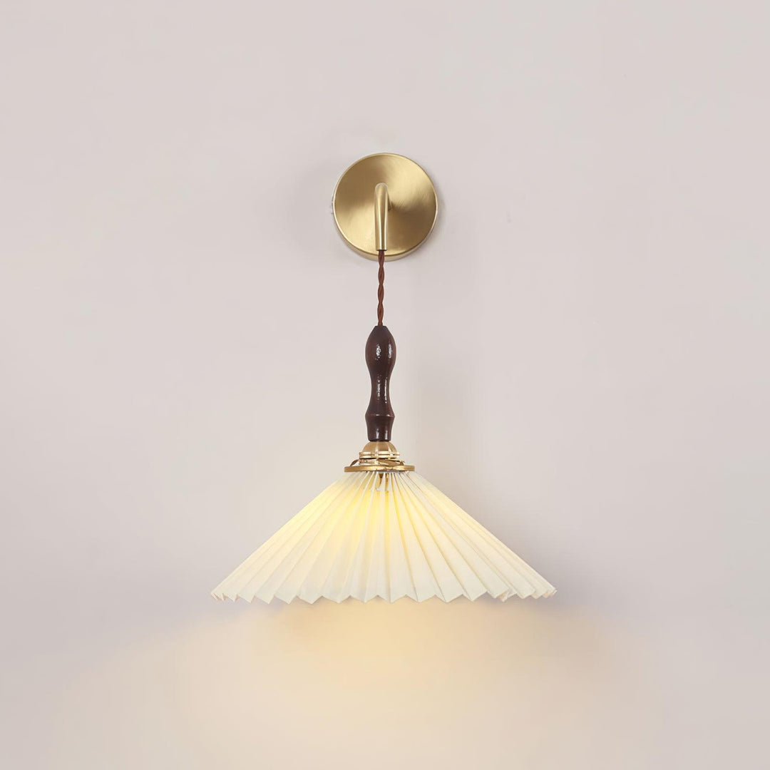 Lampa Ścienna z Faldami z Drewna