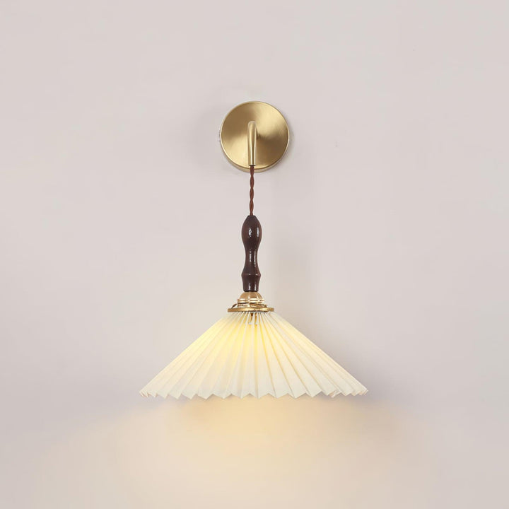 Lampa Ścienna z Faldami z Drewna