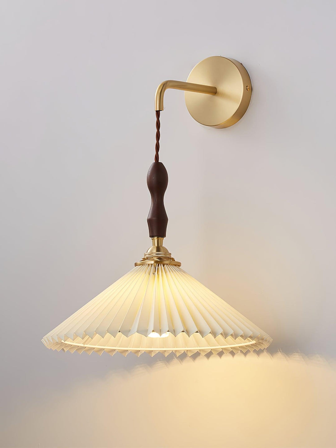 Lampa Ścienna z Faldami z Drewna