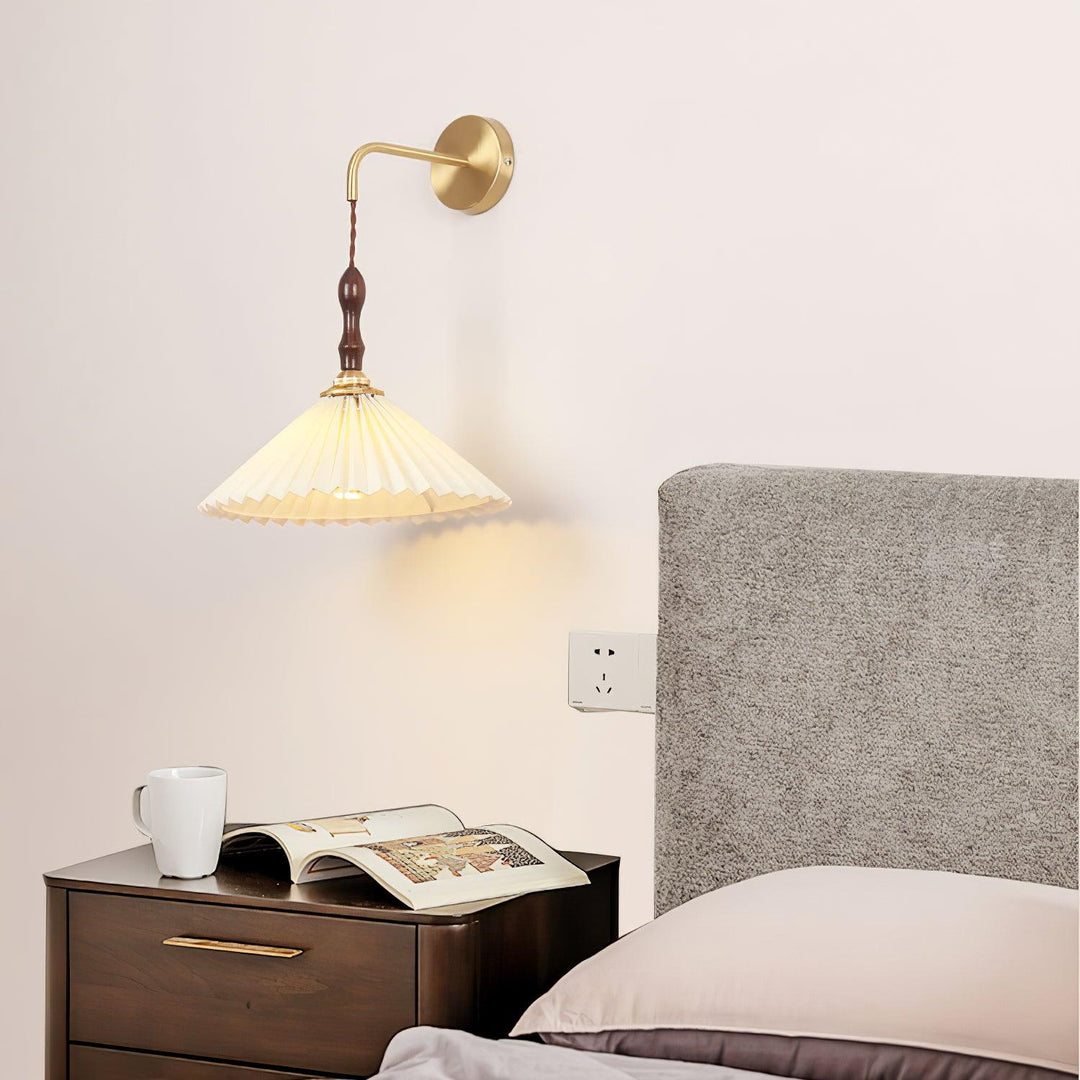 Lampa Ścienna z Faldami z Drewna