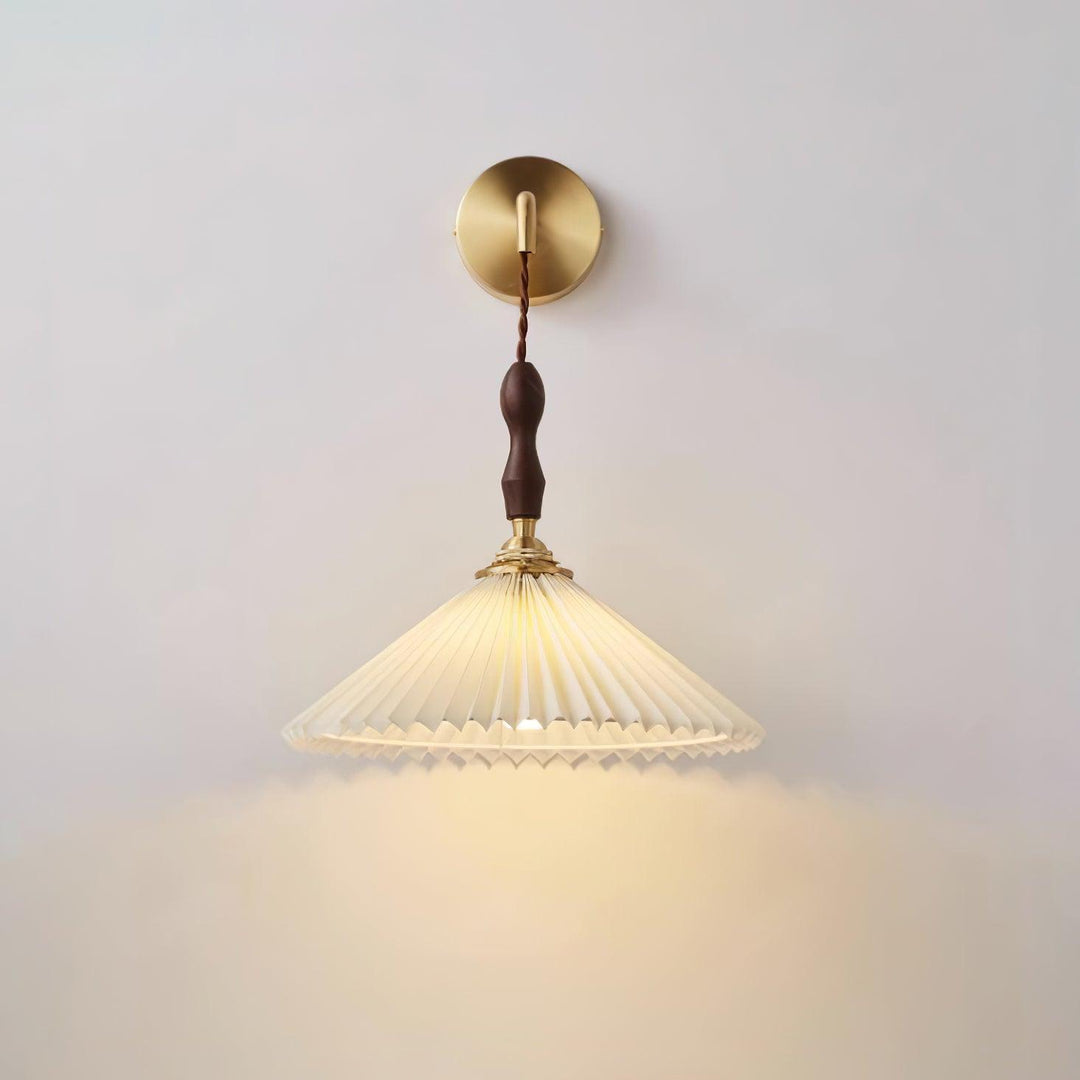 Lampa Ścienna z Faldami z Drewna