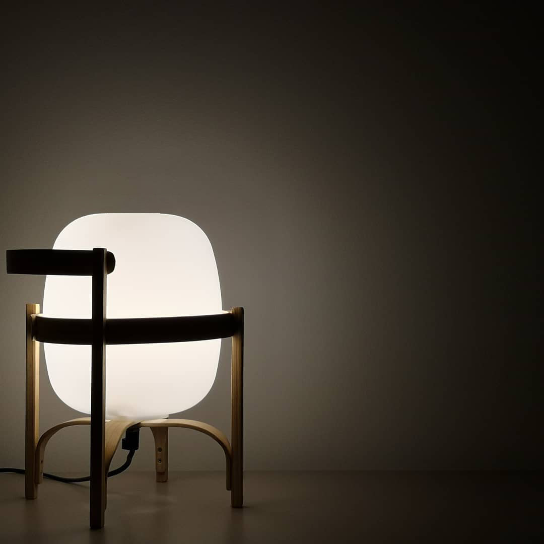 Przenośna Lampa Stołowa z Szkła w Kształcie Latarnika