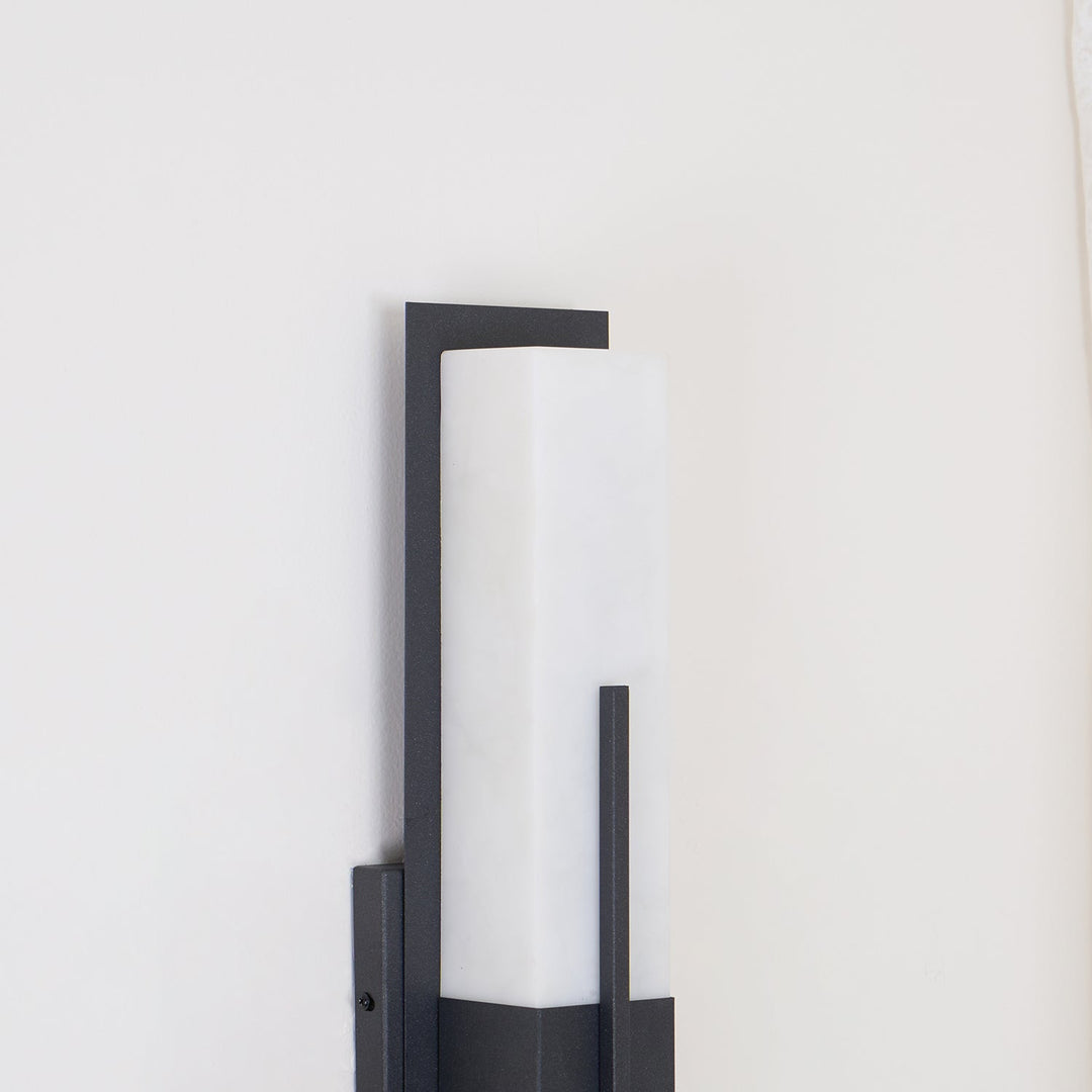 Lampa ścienna Possini Outdoor Alabaster