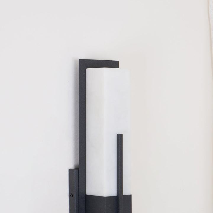 Lampa ścienna Possini Outdoor Alabaster