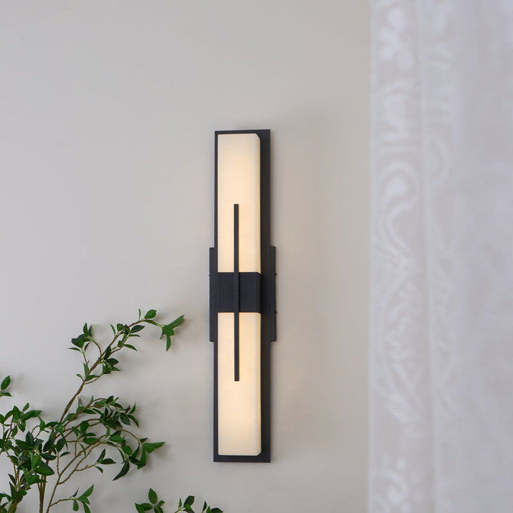 Lampa ścienna Possini Outdoor Alabaster