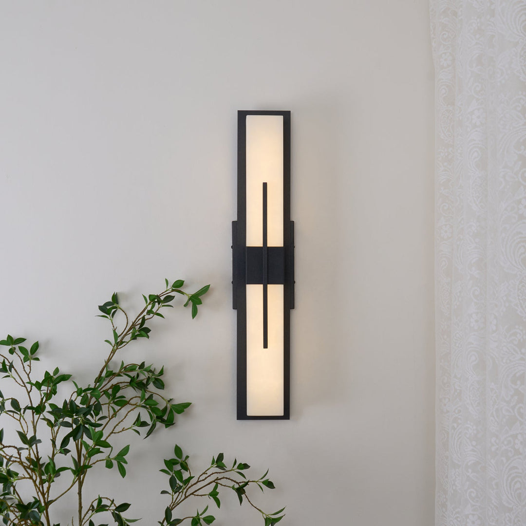 Lampa ścienna Possini Outdoor Alabaster
