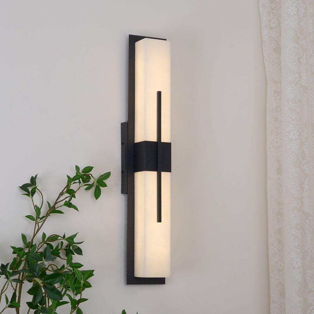 Lampa ścienna Possini Outdoor Alabaster