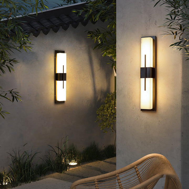 Lampa ścienna Possini Outdoor Alabaster