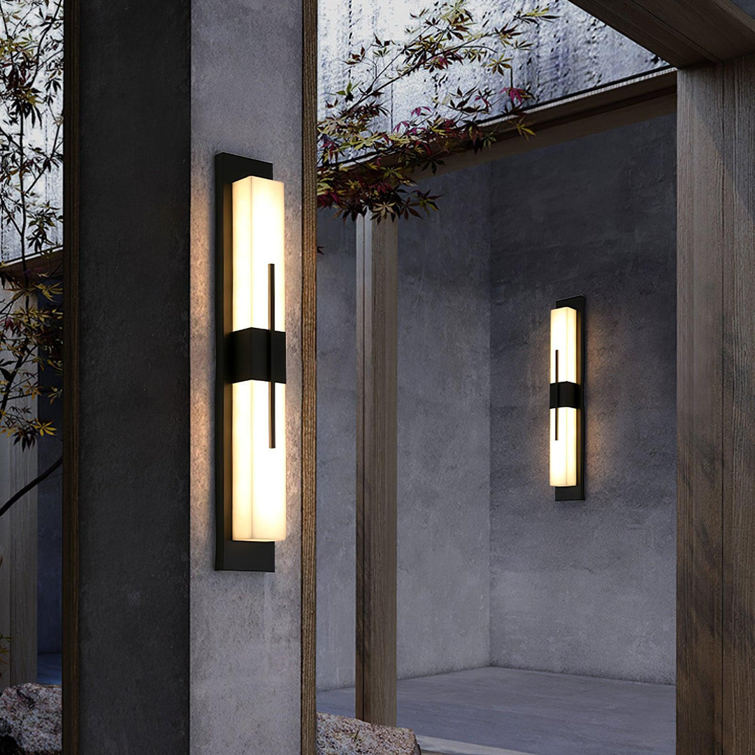 Lampa ścienna Possini Outdoor Alabaster