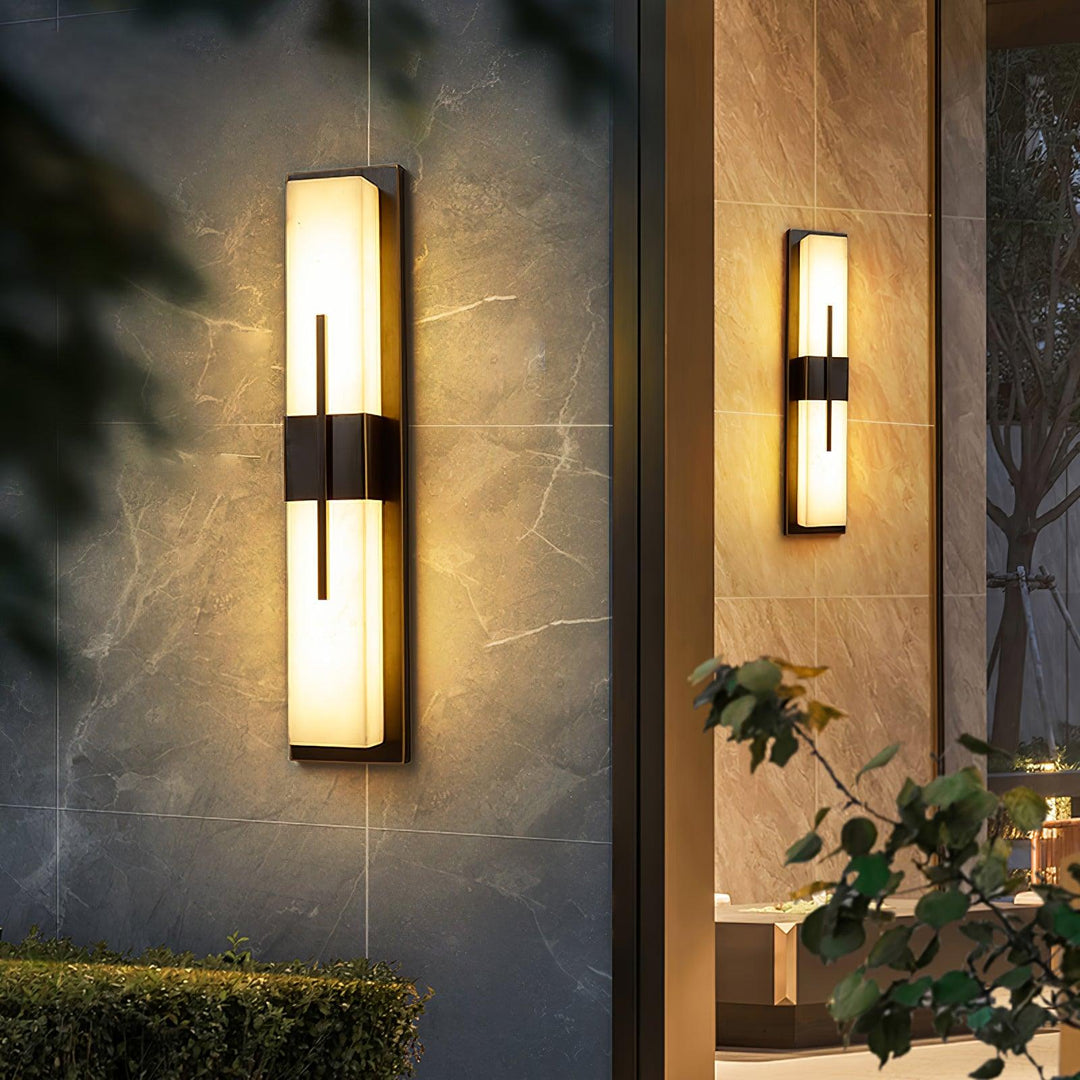 Lampa ścienna Possini Outdoor Alabaster