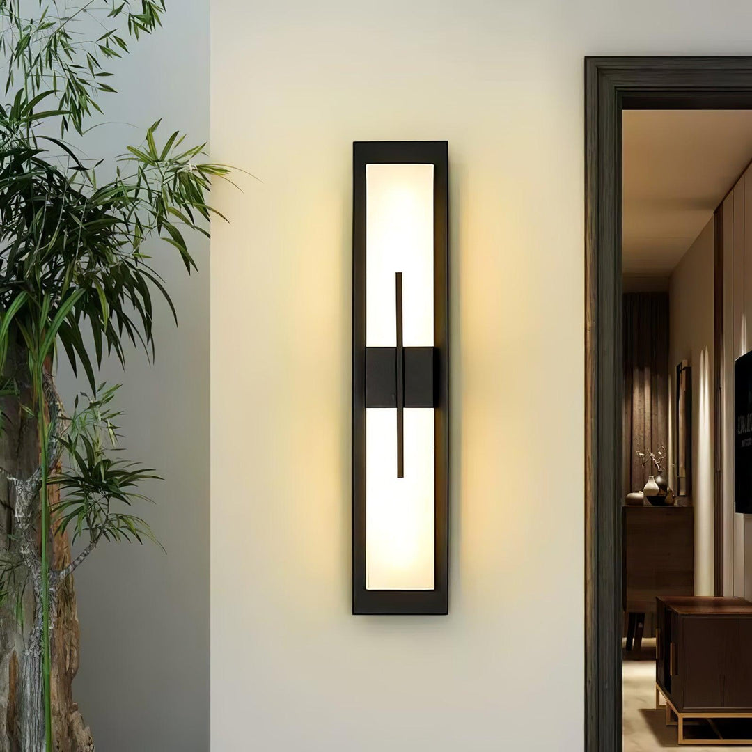 Lampa ścienna Possini Outdoor Alabaster