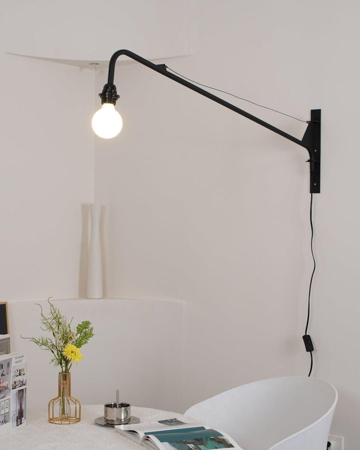 Lampa ścienna Prouve Petite Potence
