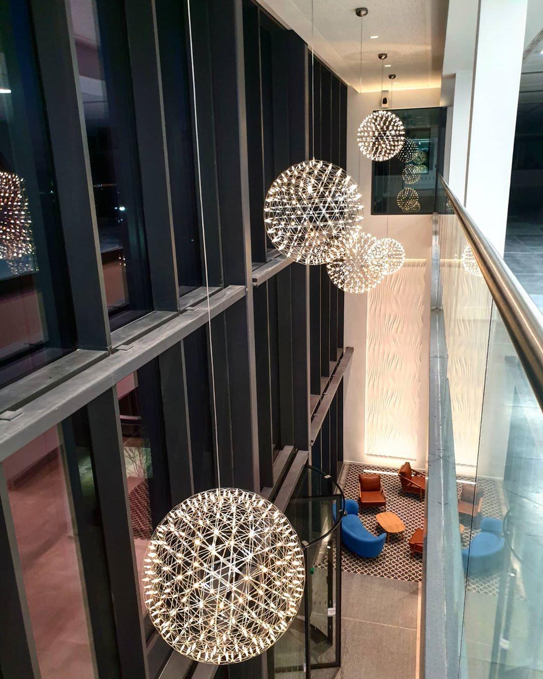 Srebrna Lampa Wisząca Spark Ball
