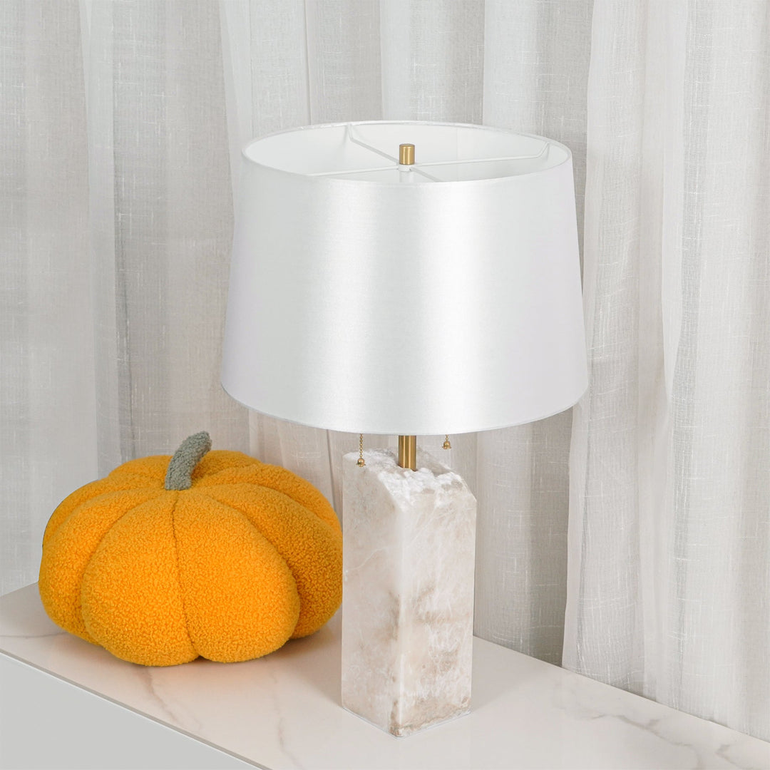 Lampa stołowa z surowego alabastru