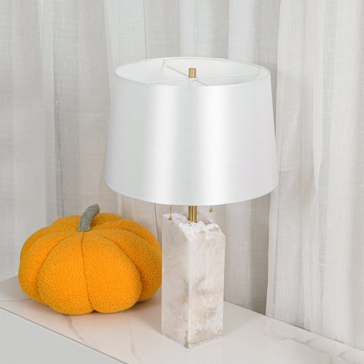 Lampa stołowa z surowego alabastru