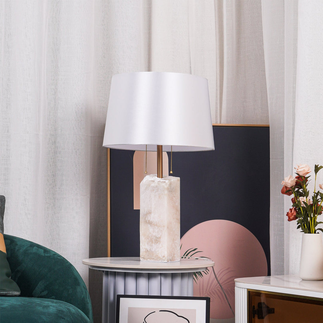 Lampa stołowa z surowego alabastru