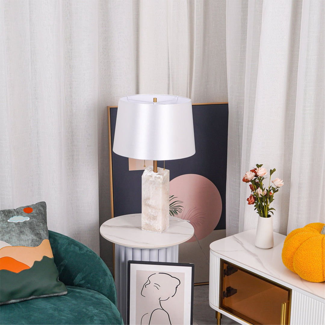 Lampa stołowa z surowego alabastru
