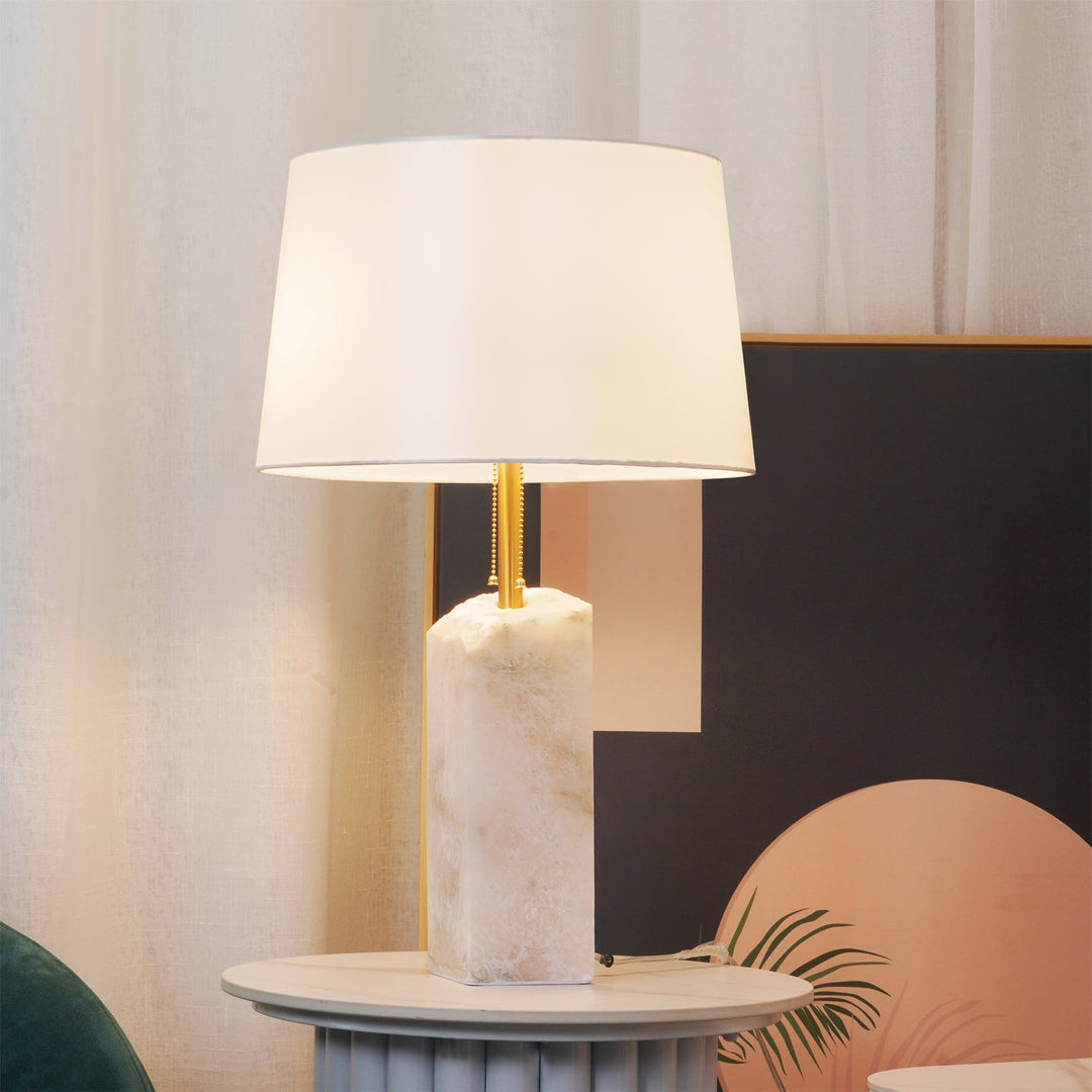 Lampa stołowa z surowego alabastru