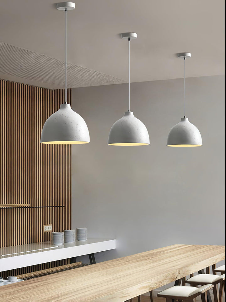 Lampa wisząca z żywicy w kształcie miski