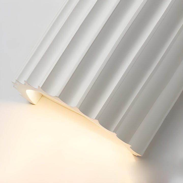 Lampa Ścienna z Żebrowanym Kloszem