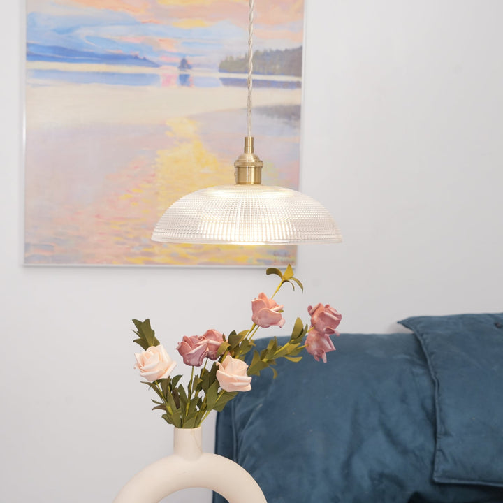 Lampa wisząca z żebrowanym kloszem