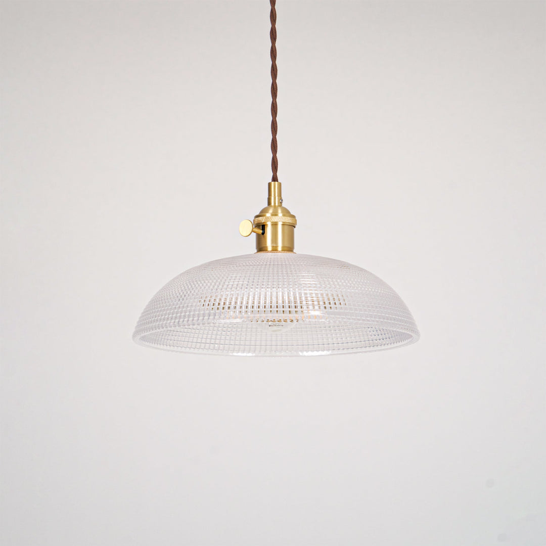 Lampa wisząca z żebrowanym kloszem