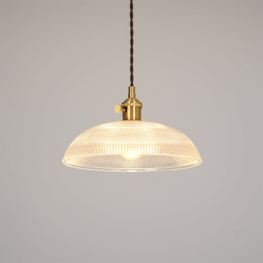 Lampa wisząca z żebrowanym kloszem