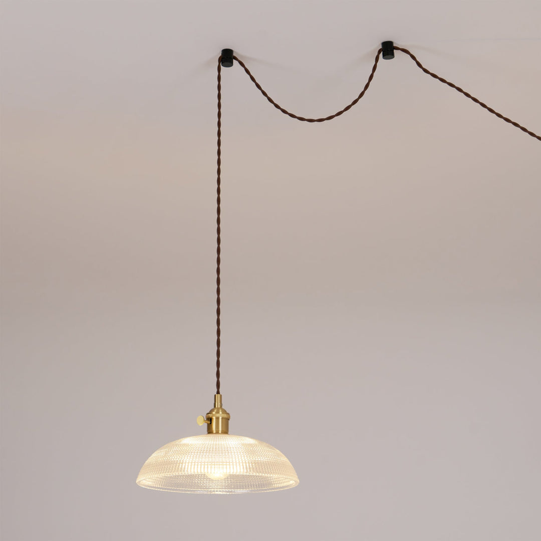 Lampa wisząca z żebrowanym kloszem