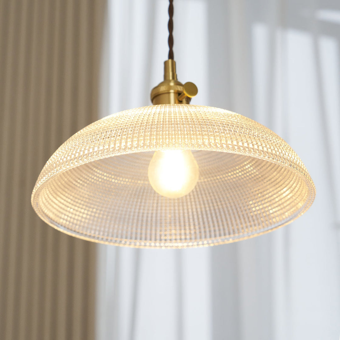 Lampa wisząca z żebrowanym kloszem