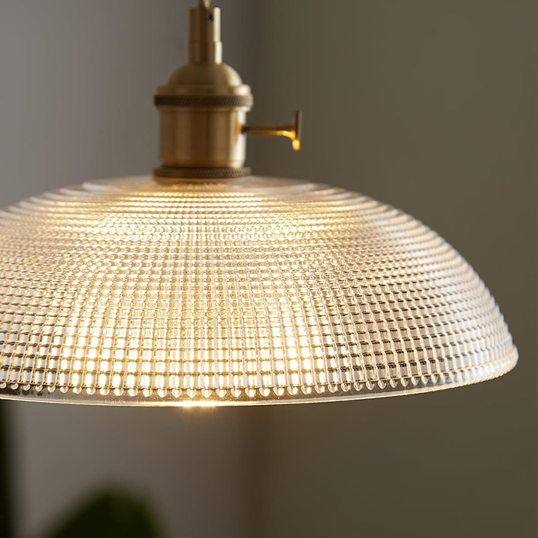 Lampa wisząca z żebrowanym kloszem