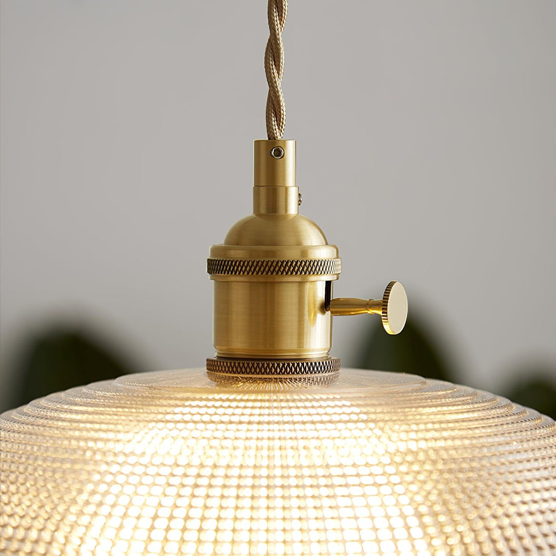 Lampa wisząca z żebrowanym kloszem