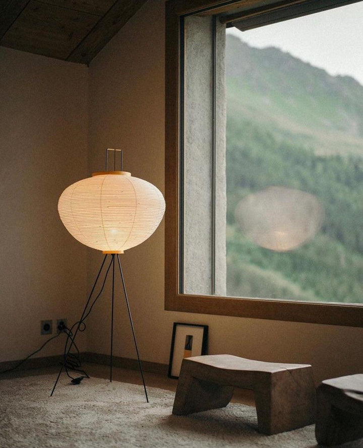 Lampa podłogowa z papieru ryżowego