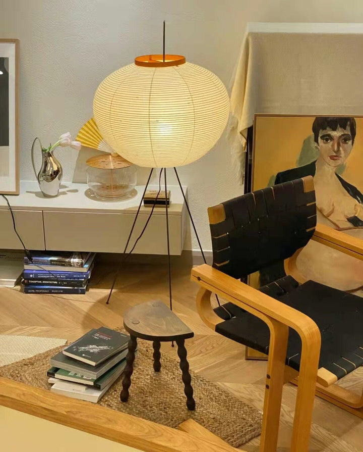 Lampa podłogowa z papieru ryżowego
